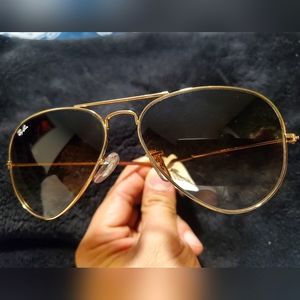 Ray-Ban Aviators Gold Metal Frame w/brown gradient lens 62mm RB3025